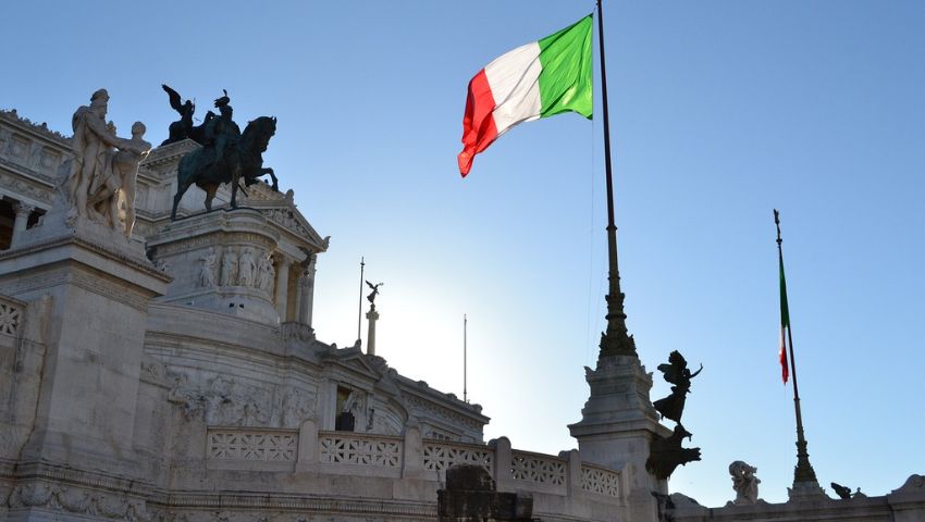 Roma, con edifici tipici dell'architettura storica italiana.
